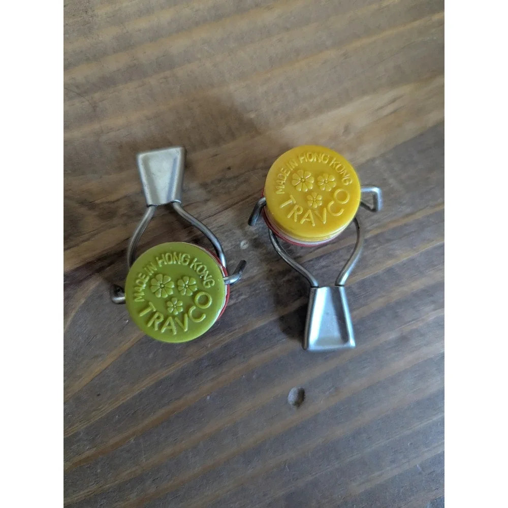 Vtg TRAVCO Swing Top Bottle Stoppers -‎ Made in Hong Kong Set of 2 Green Yellow